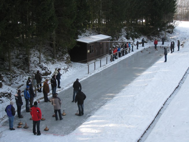 2012_1-eisschiessen-alte-bahn.jpg