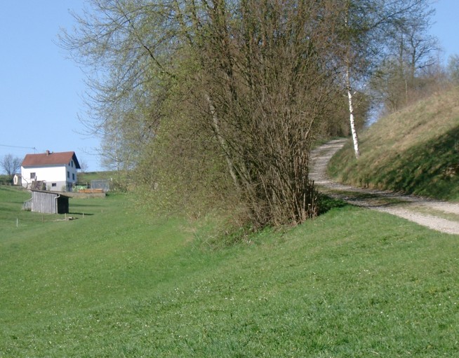 bild-2-fossenbaun-graben-und-weg-von-unten.jpg