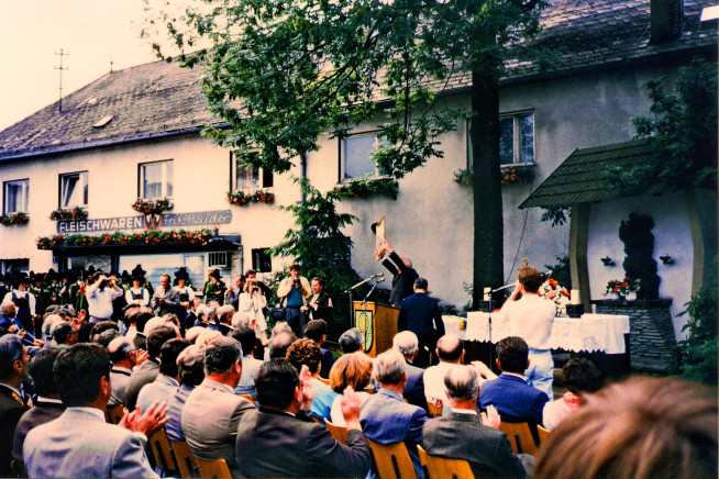 081a-mehbg1985.jpg